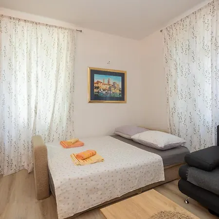 Apartament Toni *